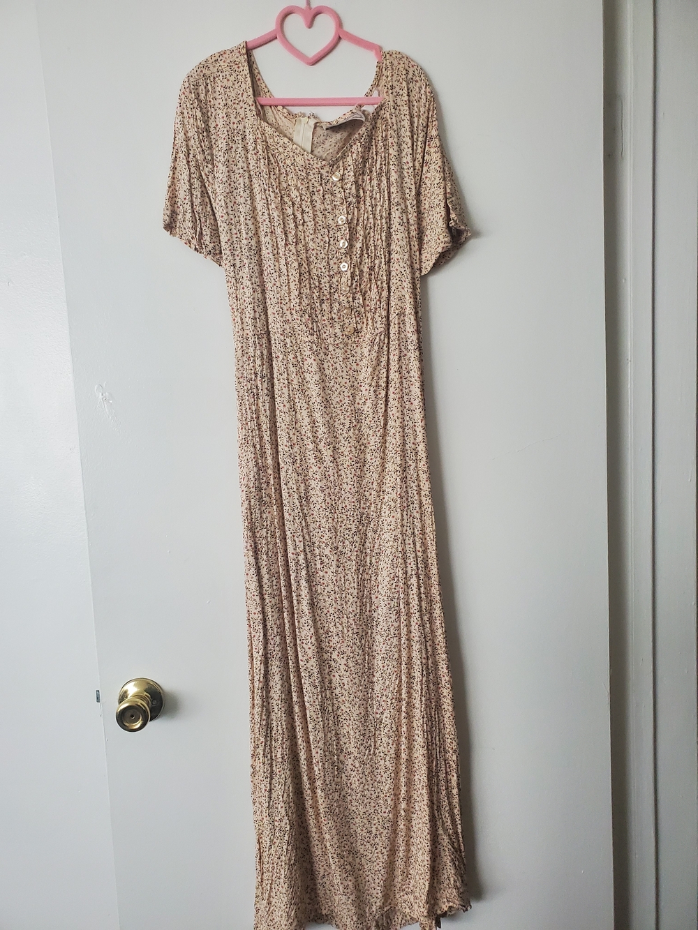Vintage Erika Studio Beige Floral Short-Sleeve Maxi Dress